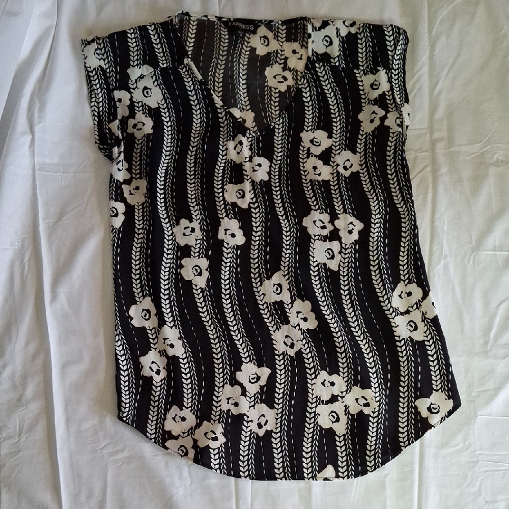 Express Floral Patterned Top